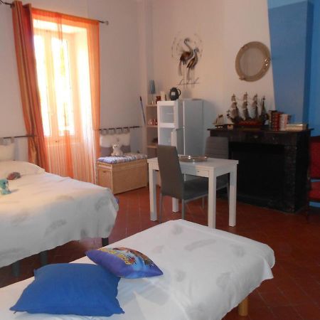 L'Abri Du Vent Bed & Breakfast Fitou Exterior photo
